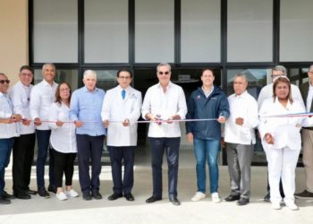 Presidente Abinader inaugura varias obras en Santiago