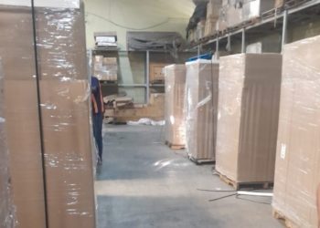 DGA detiene contrabando millonario de cigarrillos y televisores en el AILA