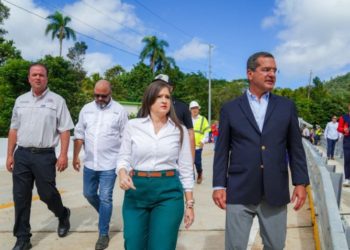 Gobierno inaugura puente en Barranquitas con una inversión de más de 4 millones