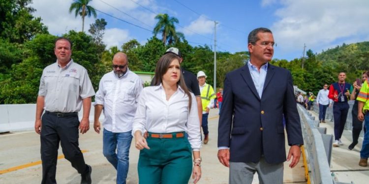 Gobierno inaugura puente en Barranquitas con una inversión de más de 4 millones
