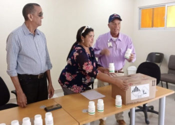 Agricultura distribuye insecticida orgánico para eliminar plagas en cultivos de habichuelas en San Juan