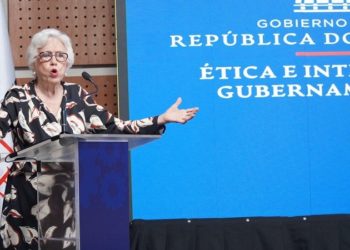 Hospitalizan en EEUU a Milagros Ortiz Bosch tras contraer Covid-19