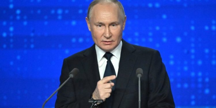 Putin: «Rusia no puede renunciar a su soberanía a cambio de un poco de embutido y ser el satélite de alguien»