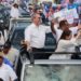 Abinader encabeza caravana en Barahona junto a candidatos municipales·