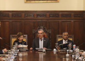 Gobierno prevé que la economía crezca este año 4.75 por ciento