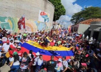Pueblo venezolano se moviliza en apoyo al presidente Nicolás Maduro y contra actos conspirativos