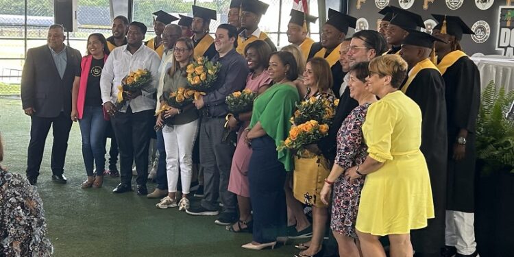 Academia de Piratas en R.D. crea oportunidades más allá del béisbol
