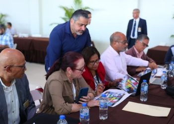 JCE y organizaciones políticas inician revisión de boletas para elecciones municipales del 2024