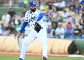 Licey vuelve a caer en la final ante Estrellas