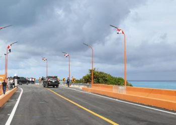 Gobierno inaugura primer tramo de la carretera Barahona-Enriquillo