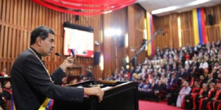 Mandatario venezolano denuncia que sectores extremistas quieren impedir elecciones presidenciales