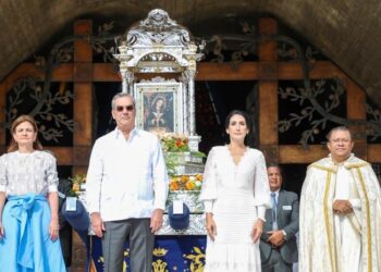 Presidente Abinader asiste a eucaristía en honor a la Virgen de la Altagracia