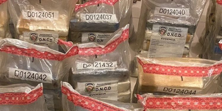 Autoridades se incautan de 114 paquetes de drogas en el aeropuerto de Punta Cana
