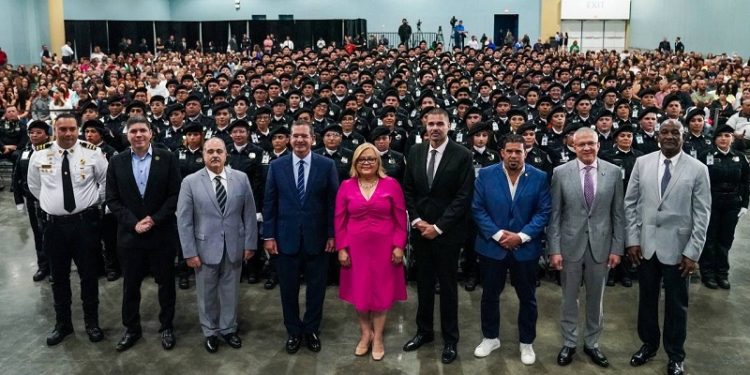 Gobernador preside graduación de más de 200 nuevos Oficiales de Custodia