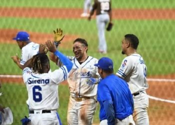Tigres derrotan a los Gigantes y empatan con las Estrellas en el primer lugar