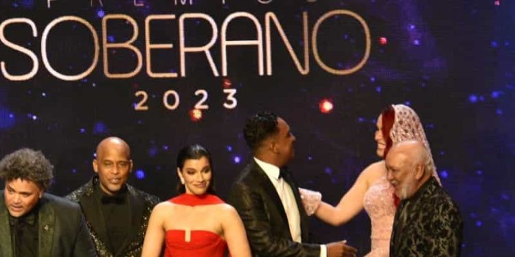 Jochy Santos y Hony Estrella serán los presentadores de Premios Soberano 2024