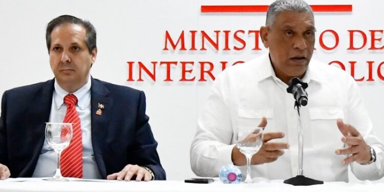 Reservas militares y policías garantizarán seguridad en hospitales