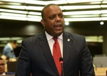 Los legisladores del PLD y el PRD deciden no escuchar el discurso de Abinader y se marchan del Congreso