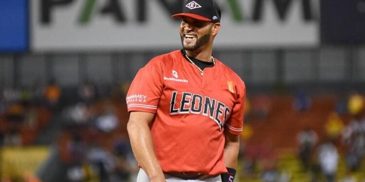 Escogido oficializa a Pujols como su nuevo mánager