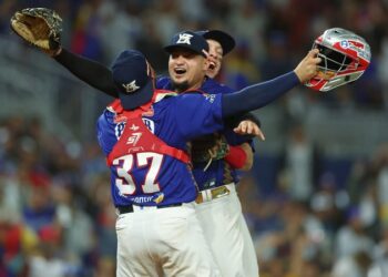 “Soy historia”. Ángel Padrón lanza primer no hitter en una SC desde 1952
