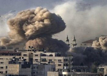 Israel asesina en plena calle a 104 palestinos mientras esperaban camiones con comida