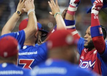 Canó se luce como en los viejos tiempos en victoria dominicana