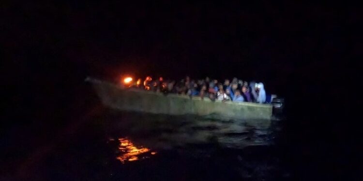 Guardia Costera repatrió a 72 migrantes a República Dominicana
