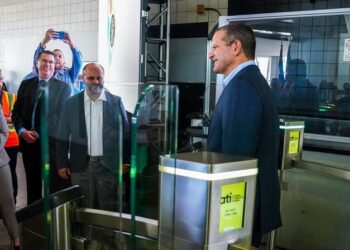 Gobernador anuncia comienzo de modernización millonaria en los sistemas de transporte público