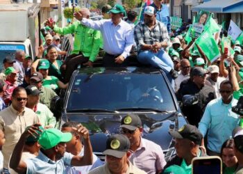 Leonel dice que el Gobierno mantiene la República Dominicana paralizada