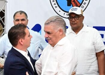 Miguel Vargas: Víctor Fadul es garantía de que el retroceso disfrazado de cambio no impacte a Santiago»