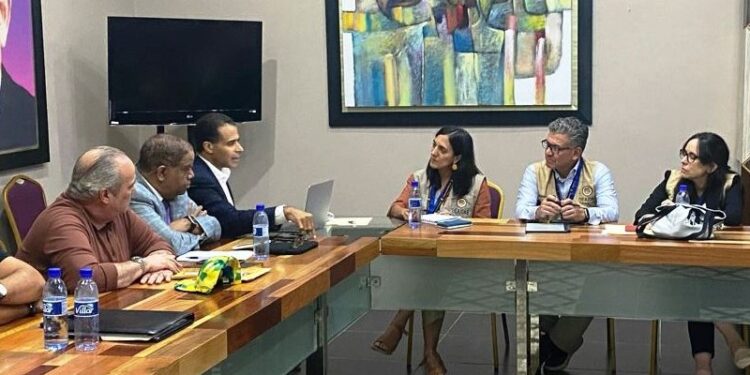 El PLD denuncia ante misión de la OEA el supuesto abuso de recursos del Estado