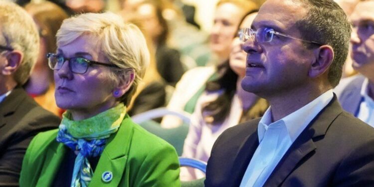 Pierluisi detalla esfuerzos en la transformación del sistema energético