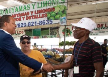 Pro Consumidor supervisa productos agrícolas del programa «A Comer: Del Campo al Colmado»