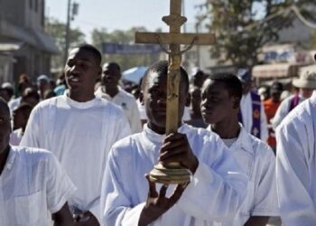Banda armada secuestra a seis religiosos en Haití