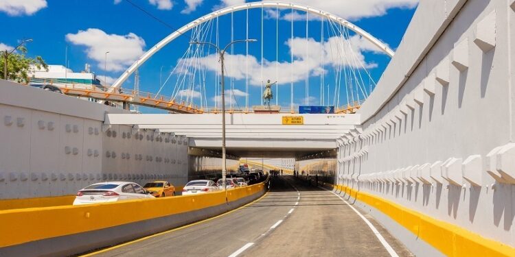 Obras Públicas abre al tránsito el paso a desnivel de la 27 de Febrero con Máximo Gómez