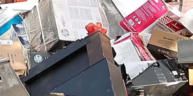 Ministerio de Hacienda destruye más de 1,200 equipos que operaban de forma ilegal en juegos de azar