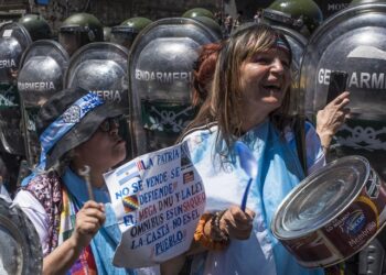 Paro docente en Argentina: el gremio toma las calles contra los recortes de Milei