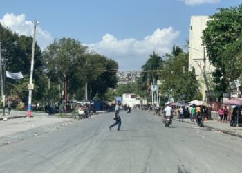 Haití-Pandillas: Numerosas muertes y una treintena de comisarías y comercios destruidos, según Rnddh