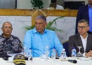 Ministro de Interior y Policía, Director de la Policía y su comisionado viajarán a Inglaterra