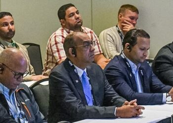 Deligne Ascención asistió a feria internacional de asfalto