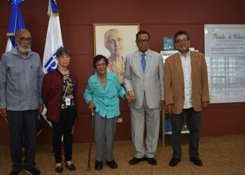 Biblioteca Henríquez Ureña bautiza salón con el nombre de educadora Flérida de Nolasco