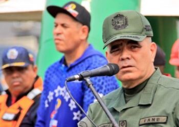 Padrino López denuncia planes de agresión contra Venezuela
