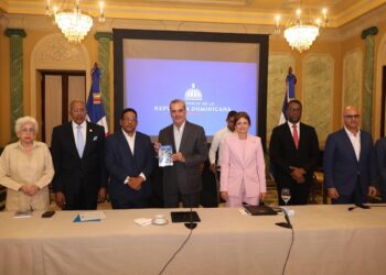 Gobierno presenta reglamento que aportará mayor eficiencia y controles a las contrataciones públicas