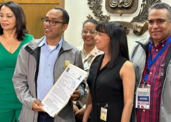 Guillermo Moreno inscrito en la JCE como candidato a senador del Distrito Nacional