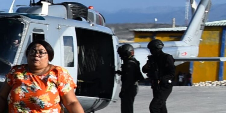 Gobierno dominicano evacúa a 27 de sus ciudadanos desde Haití