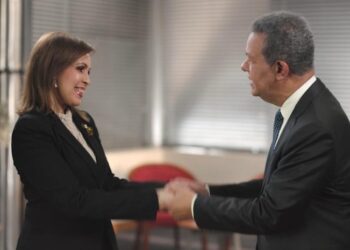 Leonel anuncia a Ingrid Mendoza, viuda de Pared Pérez, como su compañera de boleta