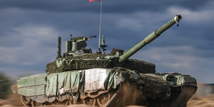 Grupos de sabotaje ucranianos intentaron invadir Rusia con tanques y vehículos blindados en 3 direcciones