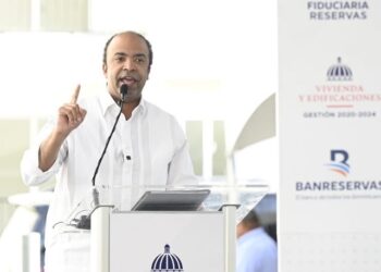 Satisfecho Samuel Pereyra la entrega de 1.760 viviendas del programa Mi Vivienda