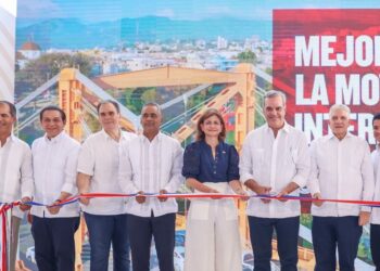 Inaugura primer tramo del Teleférico Santiago