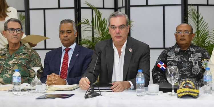 Presidente Abinader encabeza reunión de seguimiento al Plan de Seguridad Ciudadana